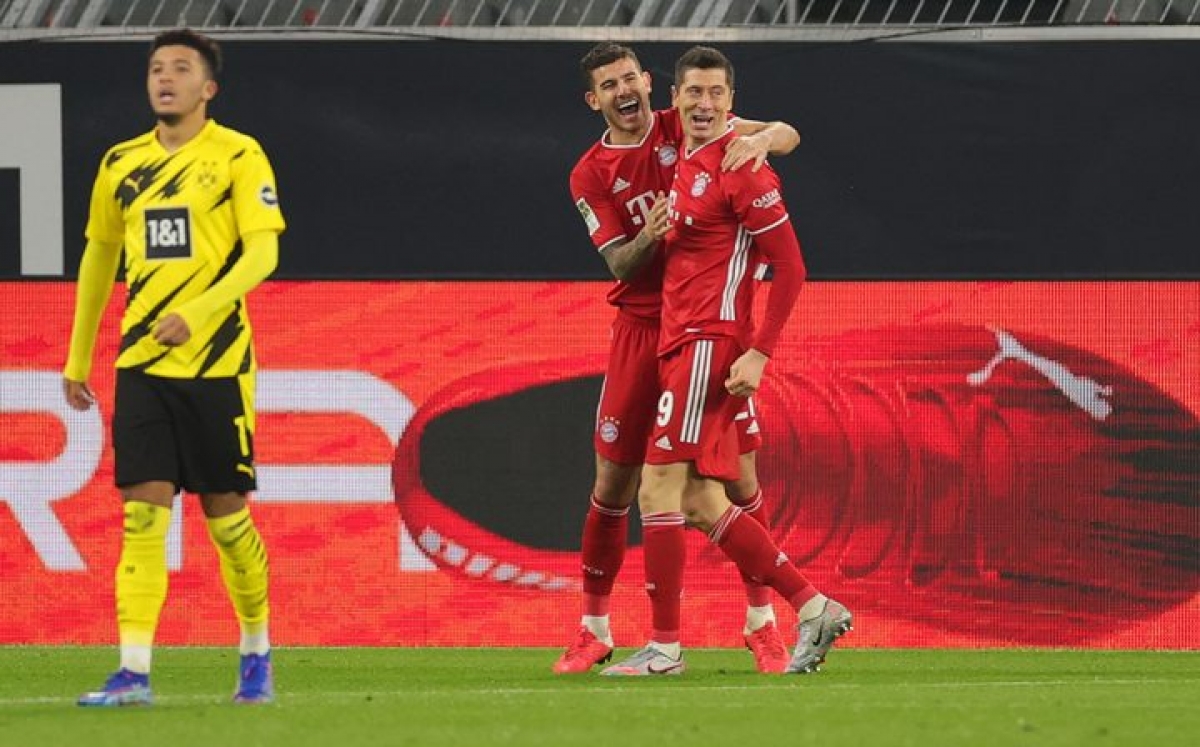 Lewandowski 2 lần bị VAR từ chối bàn thắng ở trận này. (Ảnh: Getty).