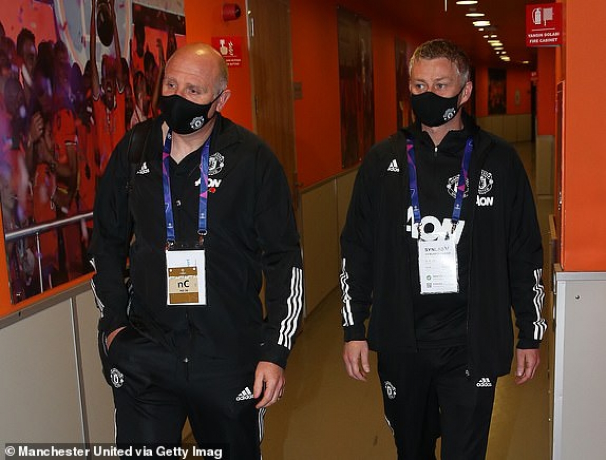 Solskjaer đưa ra khá nhiều sự thay đổi trong đội hình xuất phát của MU trong chuyến làm khách trước Istanbul so với trận gặp Arsenal hồi cuối tuần, trong đó có việc "tống cổ" Pogba lên băng ghế dự bị. (Ảnh: Getty).