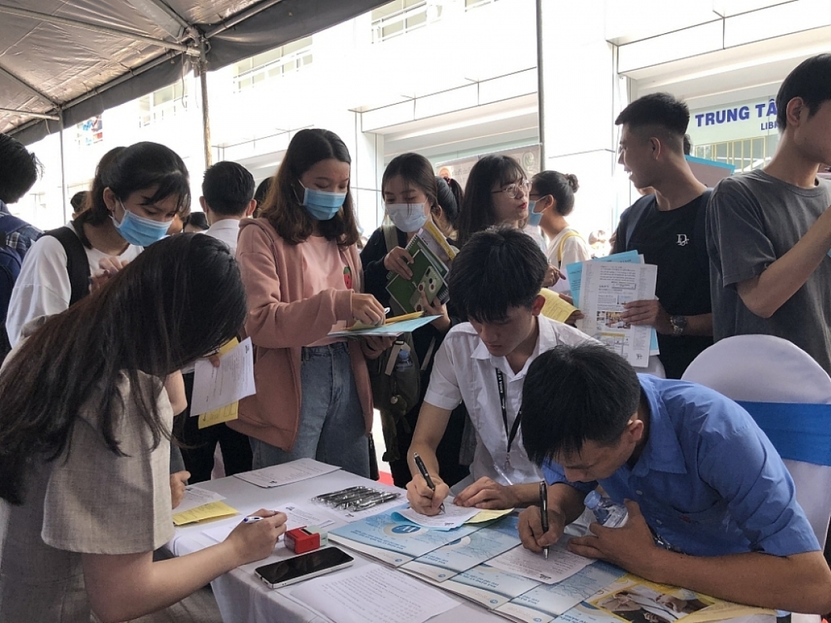 Trong quý 4, nhu cầu tuyển dụng, tìm việc có xu hướng tăng mạnh. Ảnh: KT