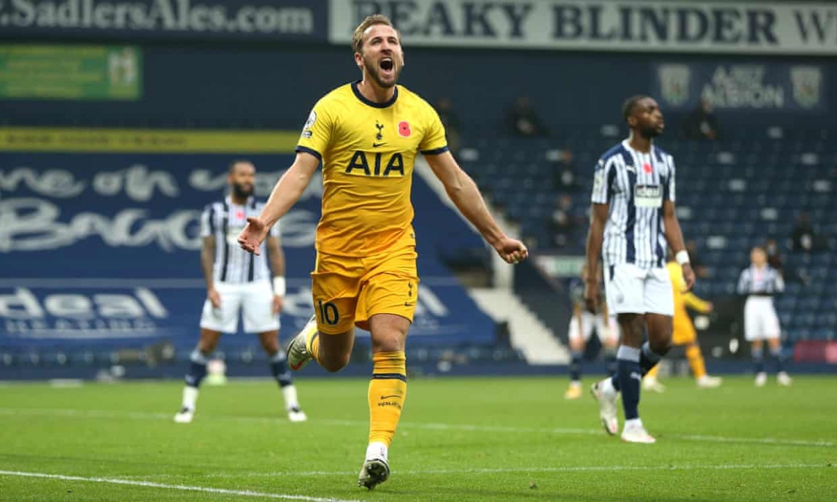 Bàn thắng duy nhất của Harry Kane đưa Tottenham lên ngôi đầu Premier League. (Ảnh: Getty)