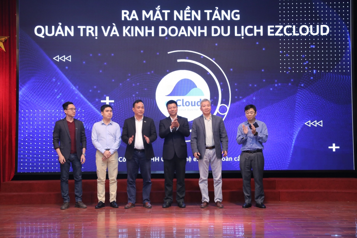 Bộ TT&amp;TT giới thiệu nền tảng quản trị và kinh doanh du lịch ezCloud