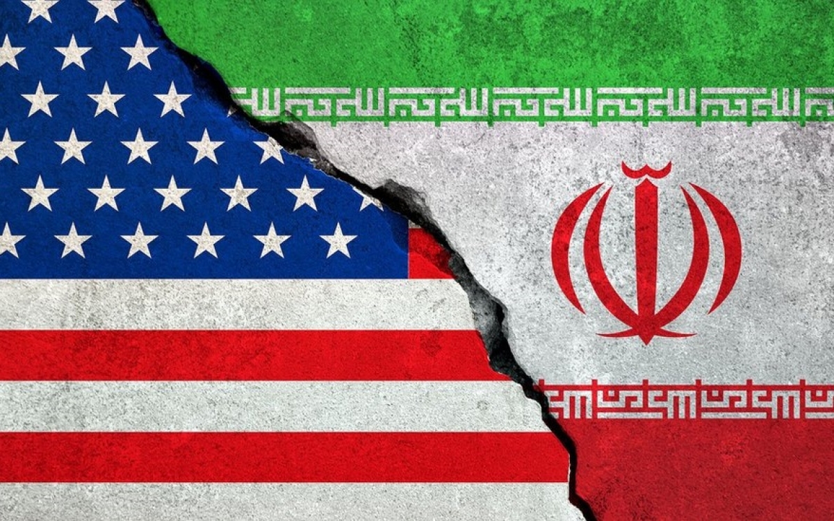 Quốc kỳ Mỹ và Iran. Đàm phán giữa 2 nước có thể gặp nhiều khó khăn. Đồ họa: BBC.