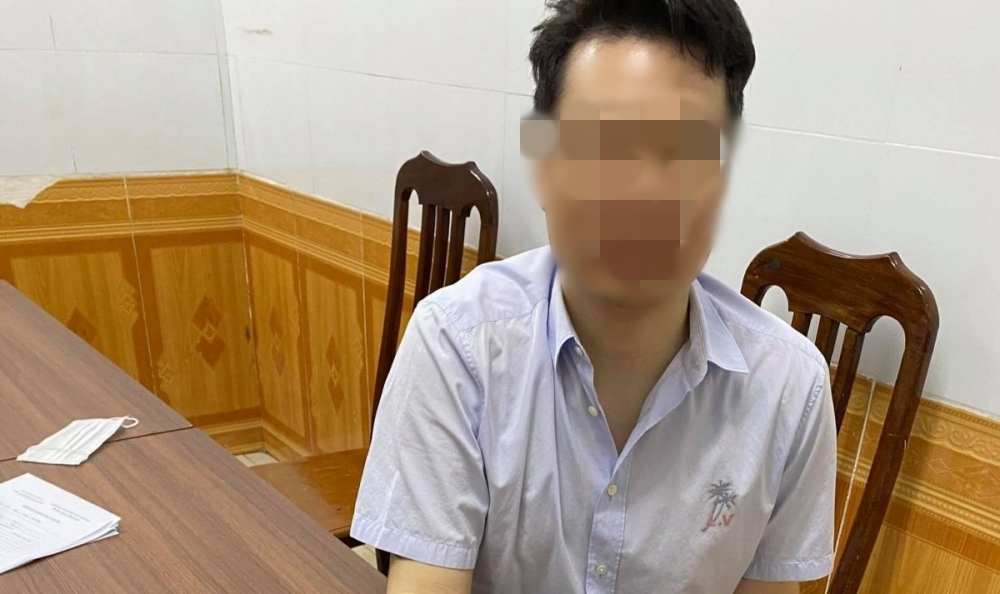 Đối tượng tại cơ quan công an.