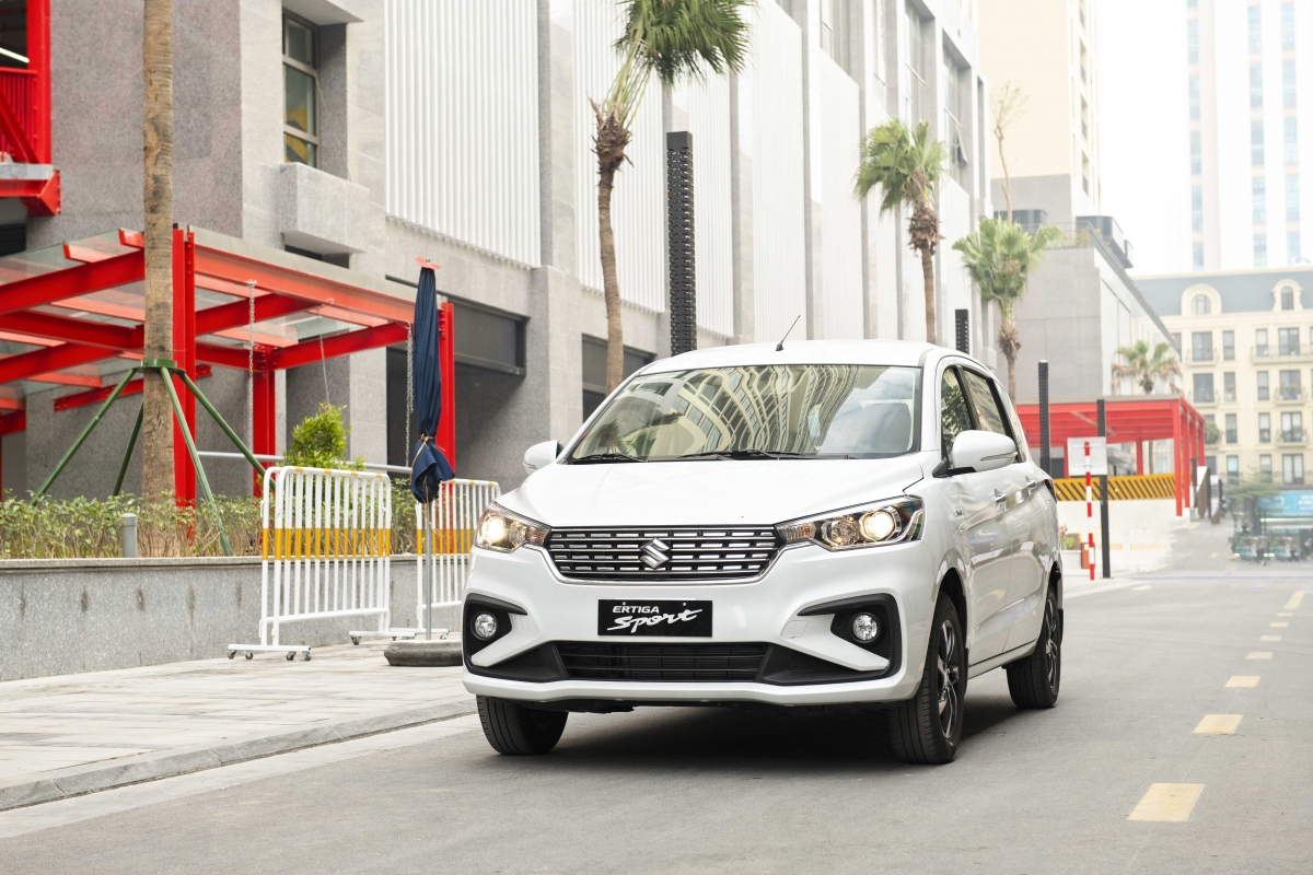Dòng Suzuki Ertiga giảm giá 80-90 triệu đồng cho cả hai phiên bản MT lẫn AT.