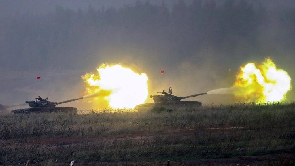 Xe tăng T-72B trong cuộc tập trận quân sự chung Zapad 2021 giữa Nga và Belarus tại thao trường Mulino ở vùng Nizhny Novgorod (Nga). Cuộc tập trận diễn ra từ 10-16/9/2021. Ảnh: TASS/Getty