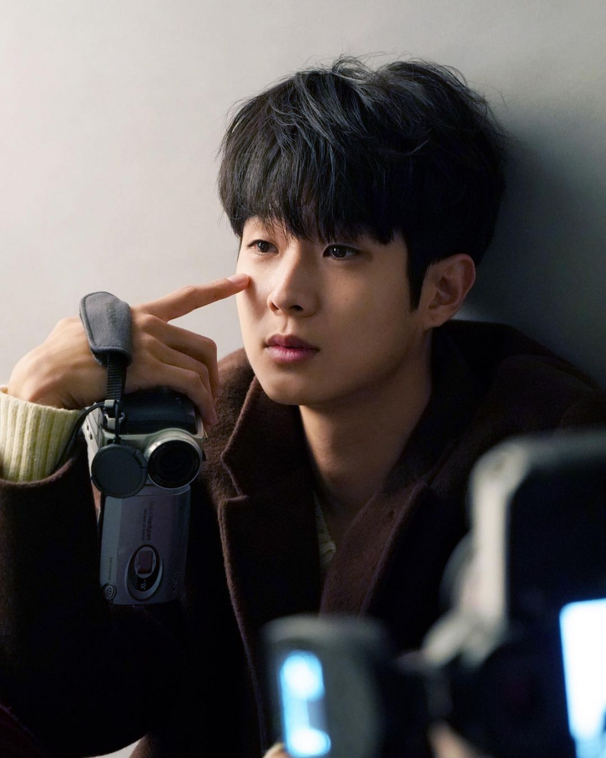 he lo khoi tai san khung cua v bts , park seo joon va choi woo shik hinh anh 3