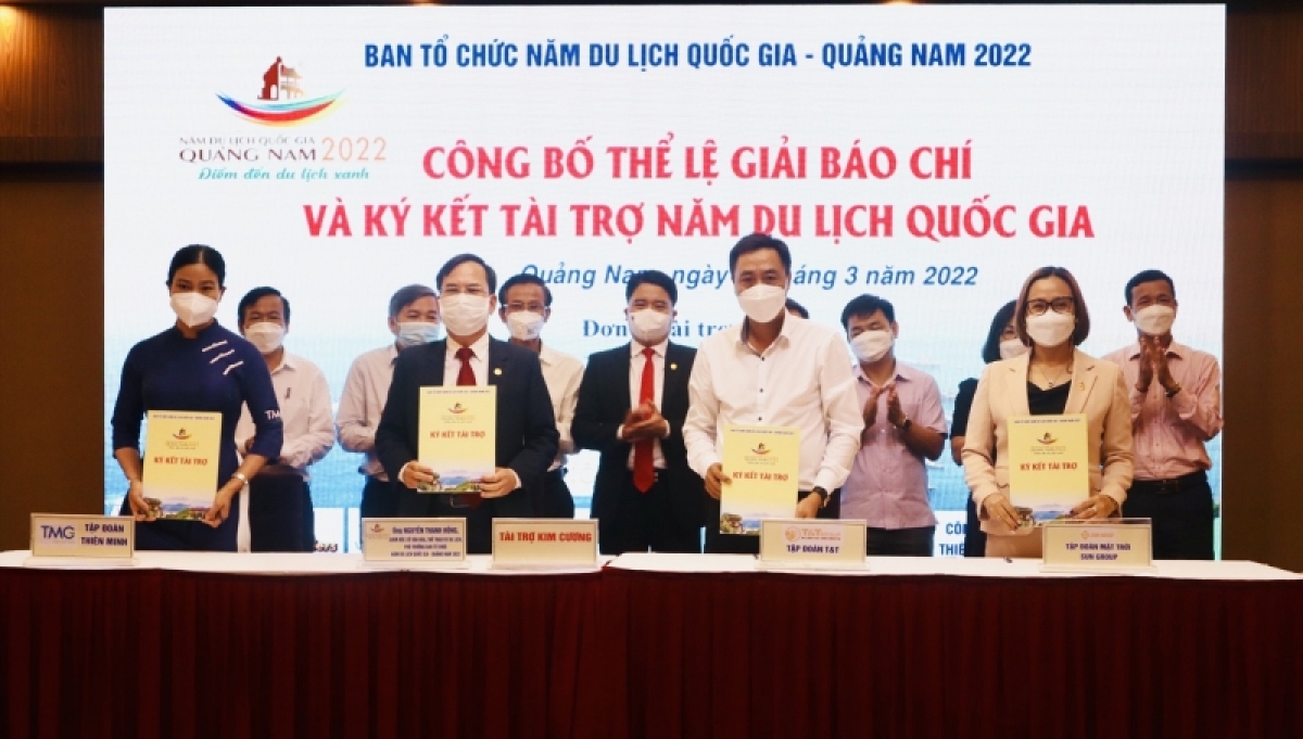 17 đơn vị ký cam kết tài trợ 38 tỷ đồng cho Năm Du lịch quốc gia- Quảng Nam 2022.