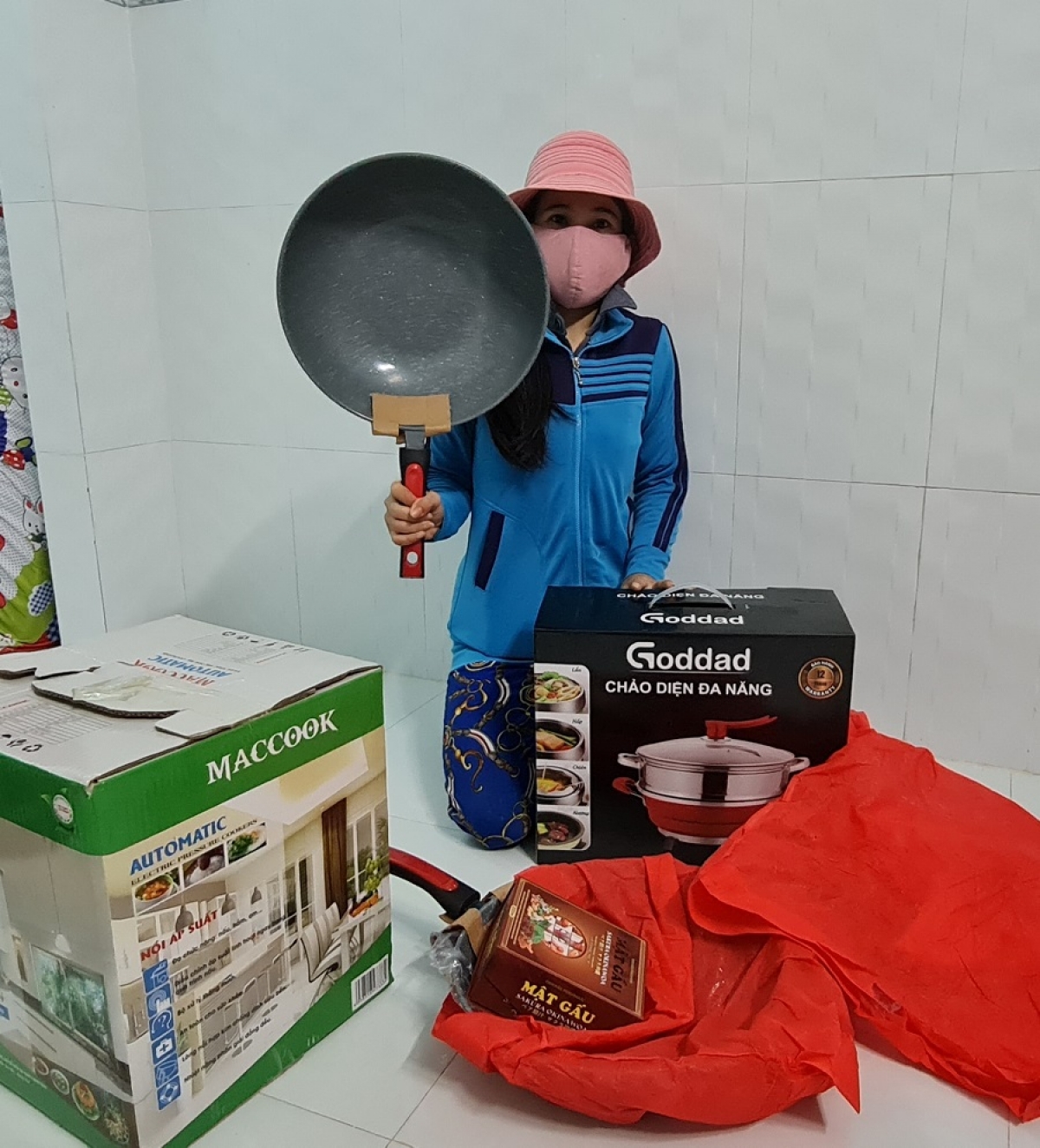Có người đã mua hàng với số tiền hơn 7 triệu đồng (Ảnh: Hoàng Khánh).