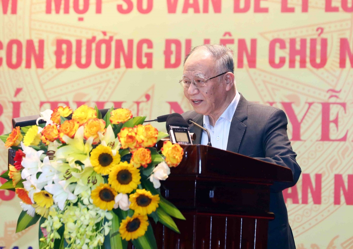 GS-TS Hoàng Chí Bảo phát biểu tại tọa đàm.