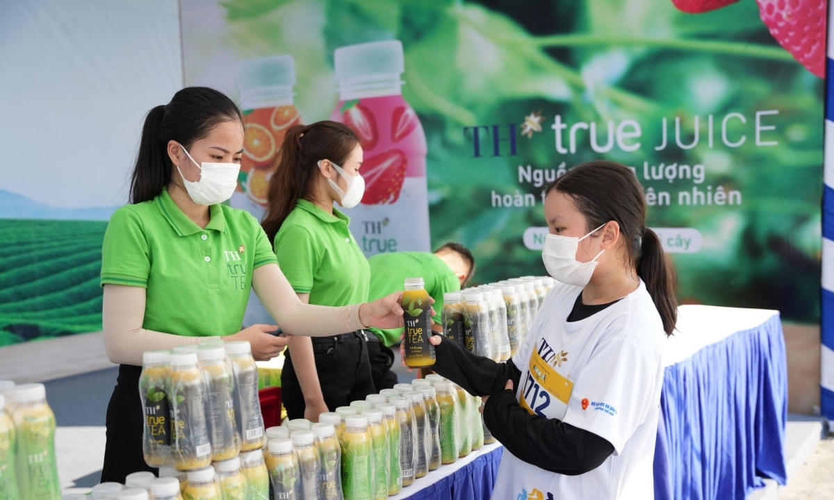 Đồng hành với S-Race 2022 tiếp tục là một dấu ấn hiện thực hóa những nỗ lực và cam kết của TH trên hành trình “Vì tầm vóc Việt”.