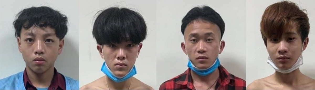 Từ trái qua phải: Các đối tượng Vàng Mí Tủa, Giàng Mí Sử, Sùng Mí Po và Dương Đan Huy tại cơ quan Công an.