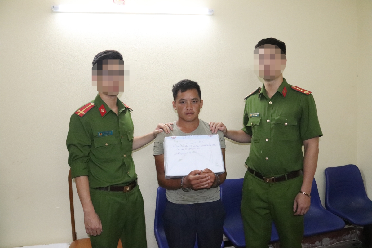 Một chuyến hàng “khủng” do đối tượng Vừ A Tà cầm đầu cũng đã sa lưới, với tang vật là 17 bánh heroin