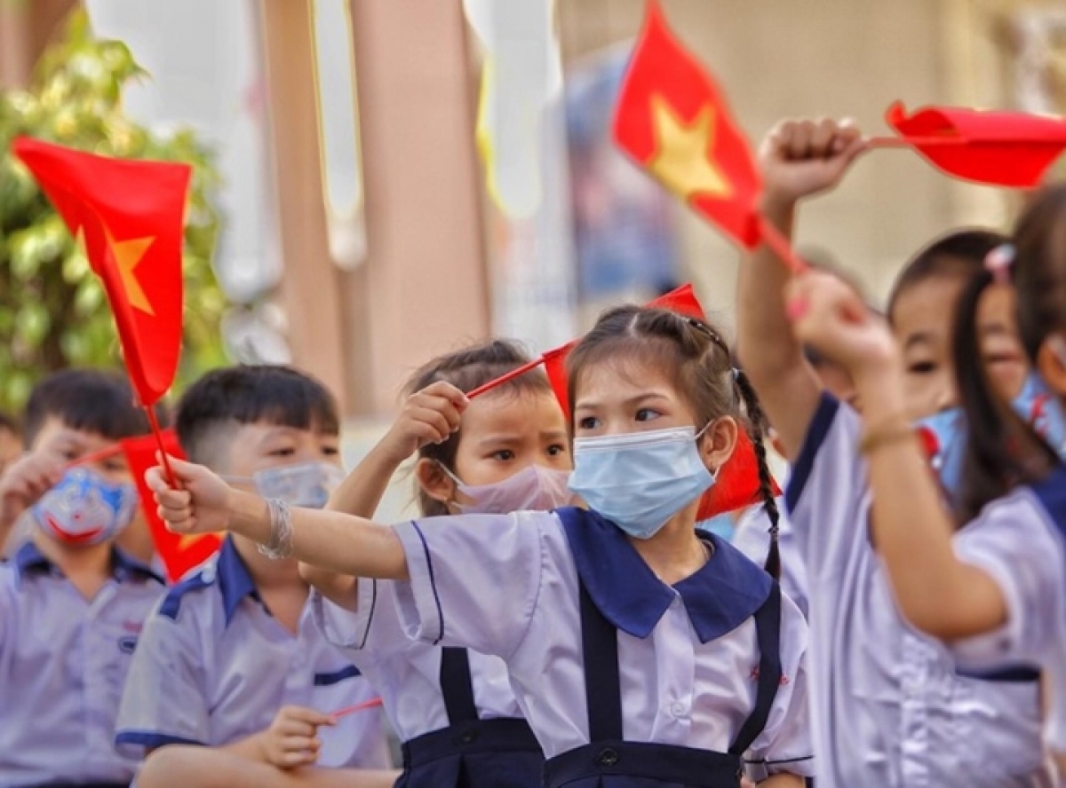 Học sinh khai giảng năm học 2021 - 2022. (Ảnh minh hoạ: Đ.H)