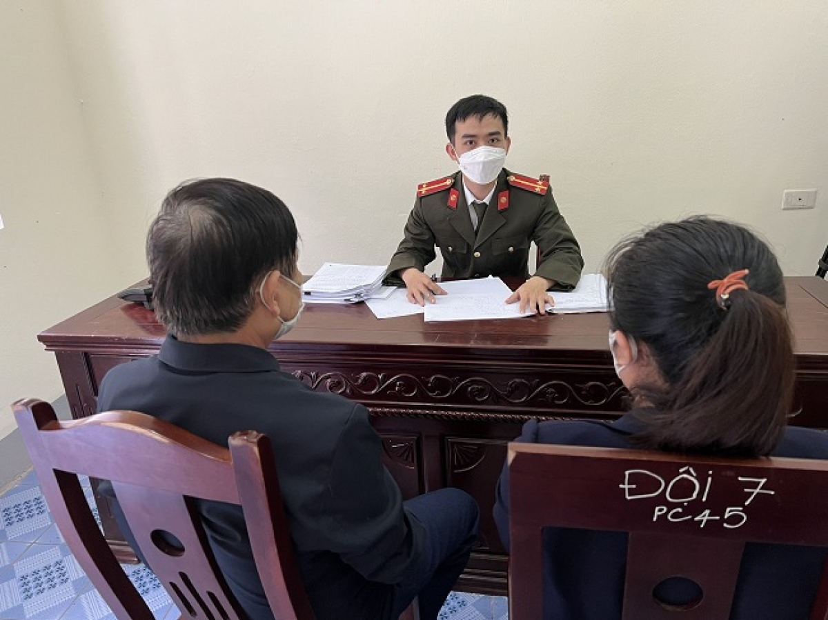 Các nạn nhân đến trình báo sự việc tại Phòng An ninh mạng và phòng chống tội phạm sử dụng công nghệ cao - Công an tỉnh Nghệ An.