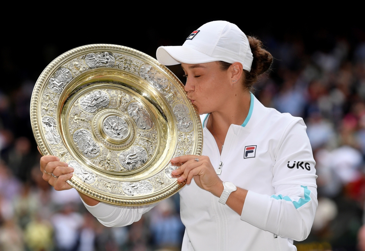 Ashleigh Barty đã đạt được giấc mơ từ thuở nhỏ khi giành được danh hiệu Wimblendon vào năm 2021. (Ảnh: Getty)