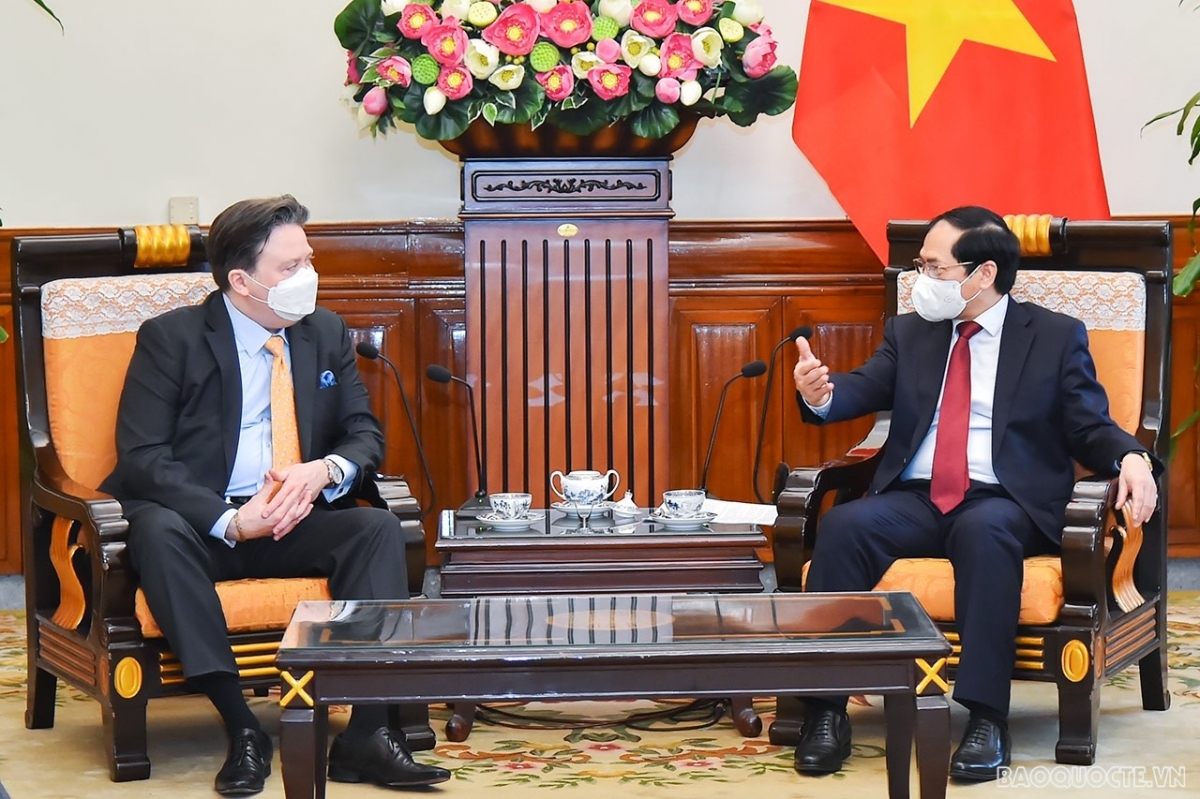 Bộ trưởng Ngoại giao Bùi Thanh Sơn tiếp xã giao Đại sứ Hoa Kỳ tại Việt Nam Marc Knapper. Ảnh: Tuấn Anh/Báo Quốc tế.