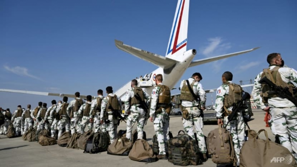 Binh sỹ Pháp từ căn cứ Istres lên đường tới Romania để củng cố sườn phía Đông NATO, ngày 1/3/2022. Ảnh: AFP