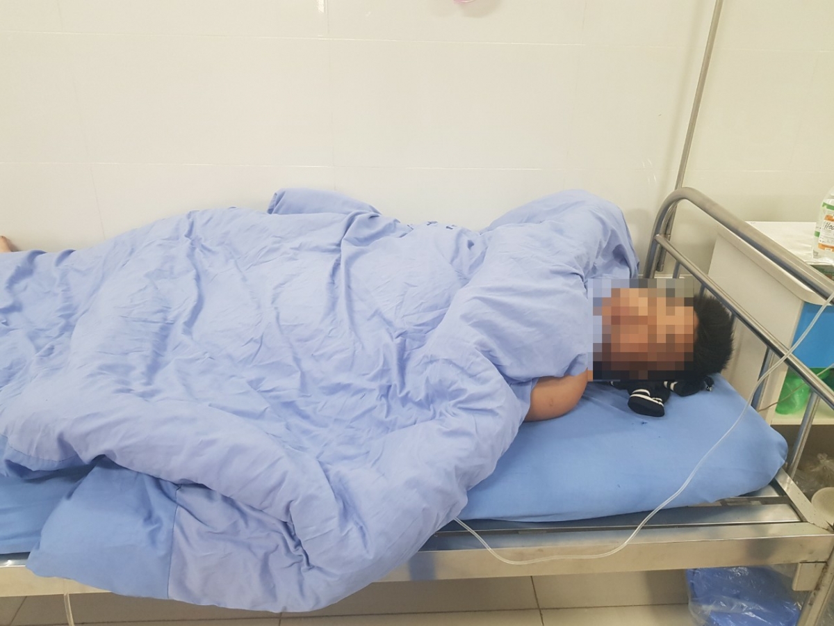 Người chồng vẫn đang điều trị tại Bệnh viện đa khoa tỉnh Sơn La.