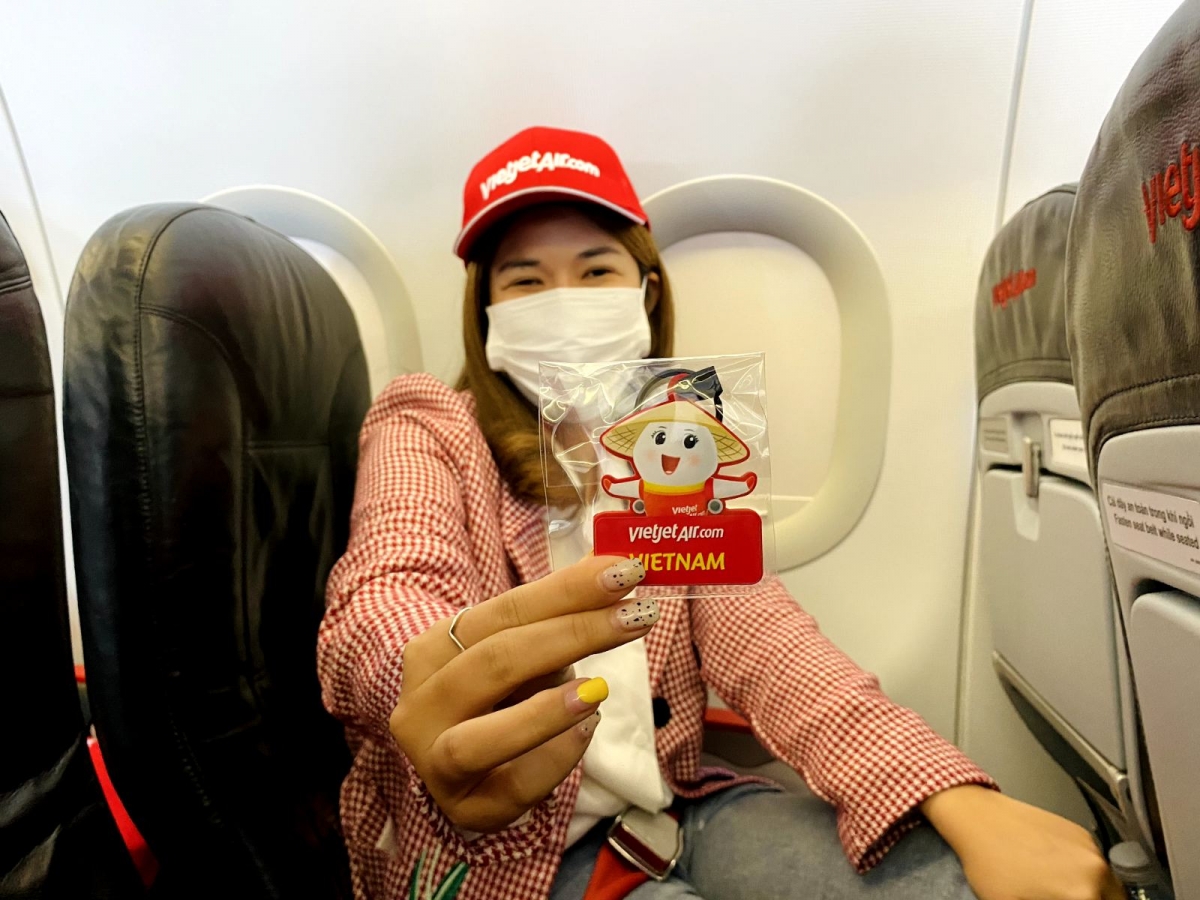 Hành khách trên chuyến bay quốc tế đầu tiên được khôi phục từ Bangkok đến Đà Nẵng.