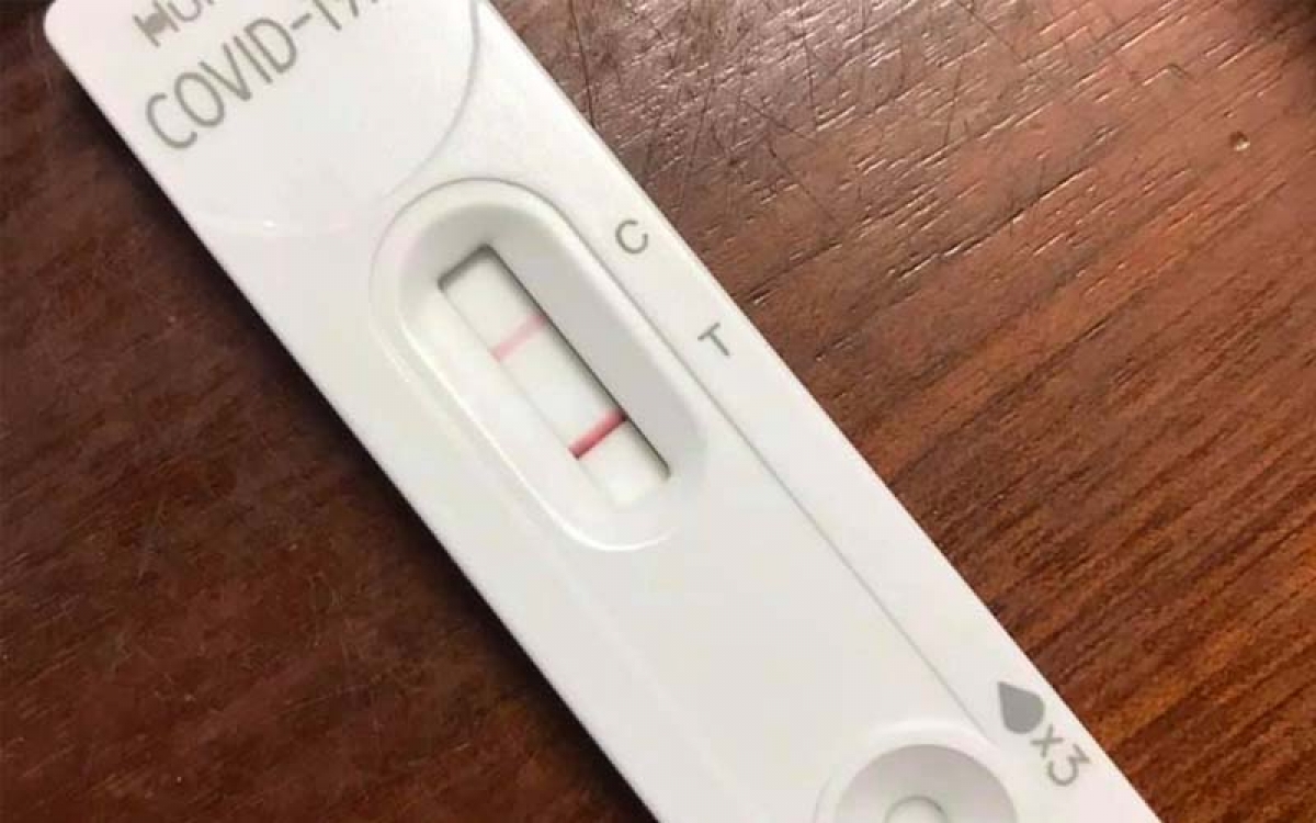 Nhiều người chia sẻ về việc bị tái dương tính sau khi điều trị khỏi Covid-19 (Ảnh minh họa)