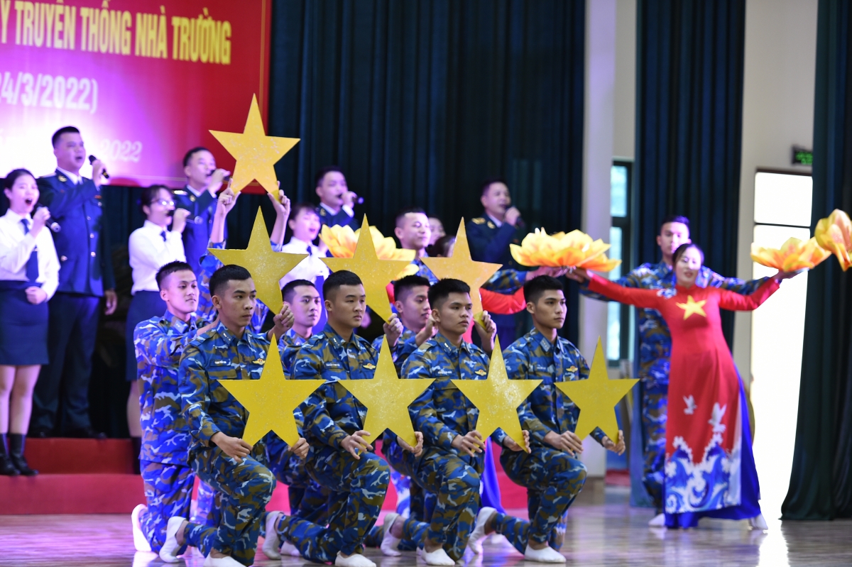Kỷ niệm ngày truyền thống của nhà trường