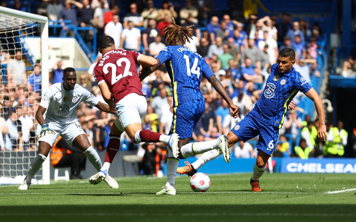 Chelsea đang chơi không tốt cả trong tấn công lẫn phòng ngự. (Ảnh: Reuters). 