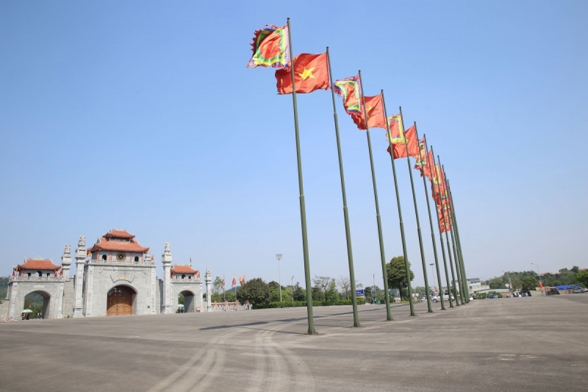 Khu cổng chính vào trung tâm lễ hội.