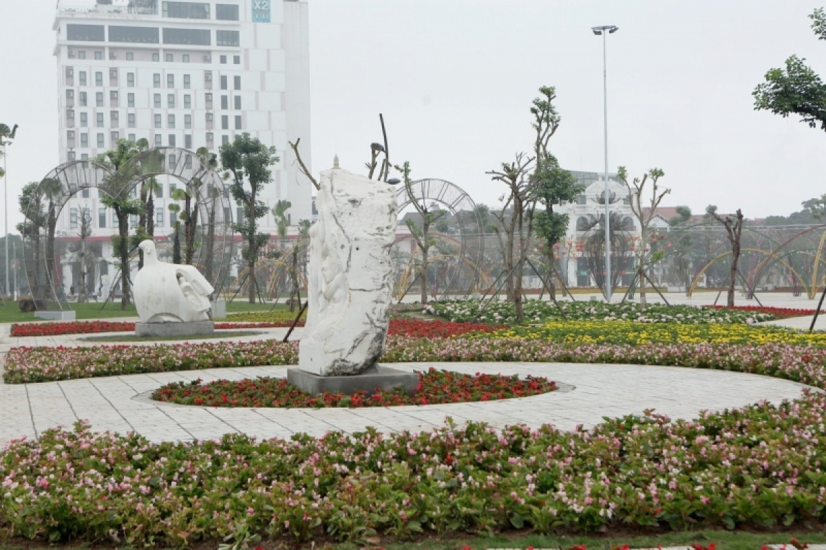 Thành phố Việt Trì-Trung tâm lễ hội trang hoàng để sẵn sàng đón du khách.