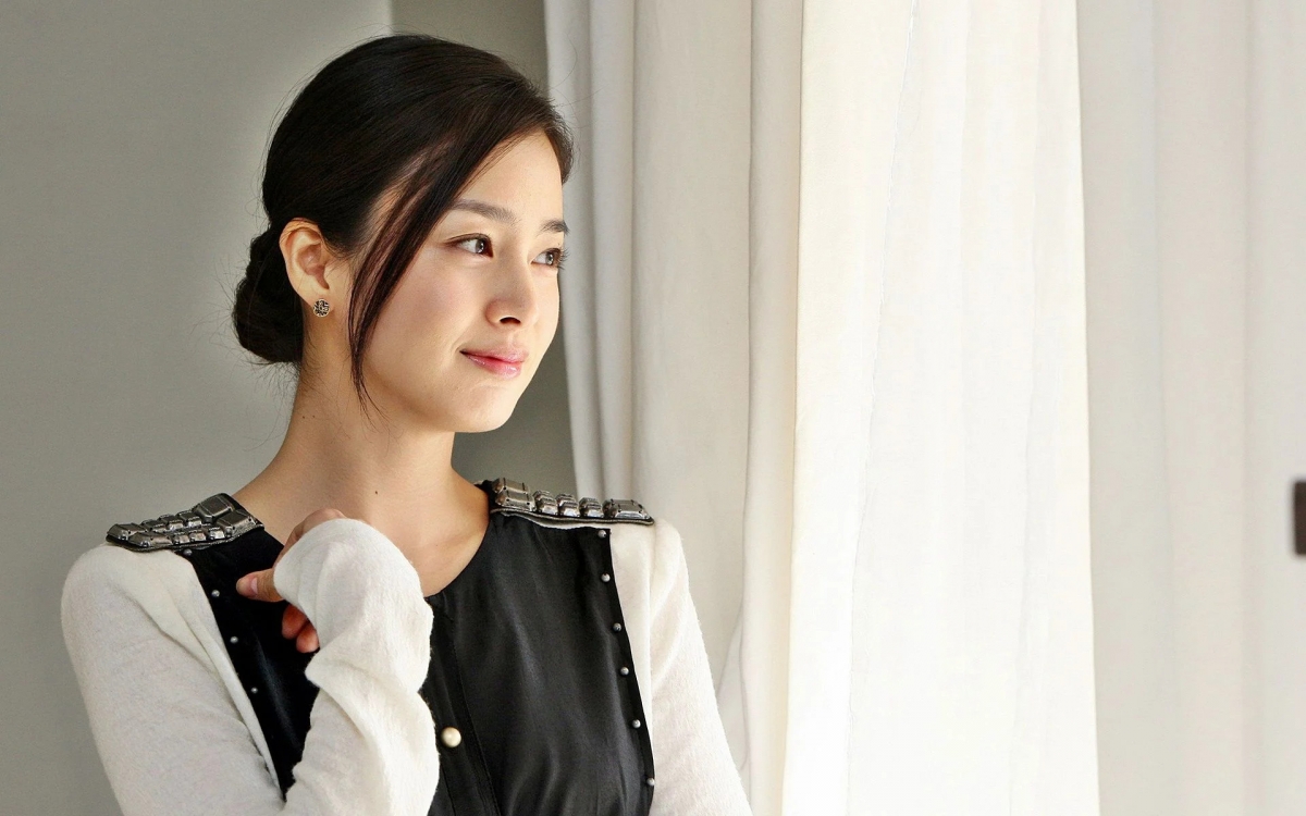 Kim Tae Hee.