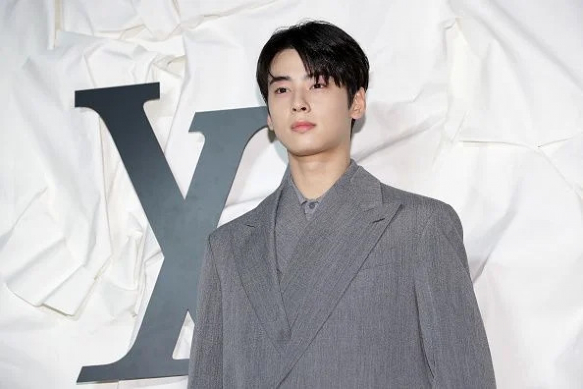 Cha Eun Woo.