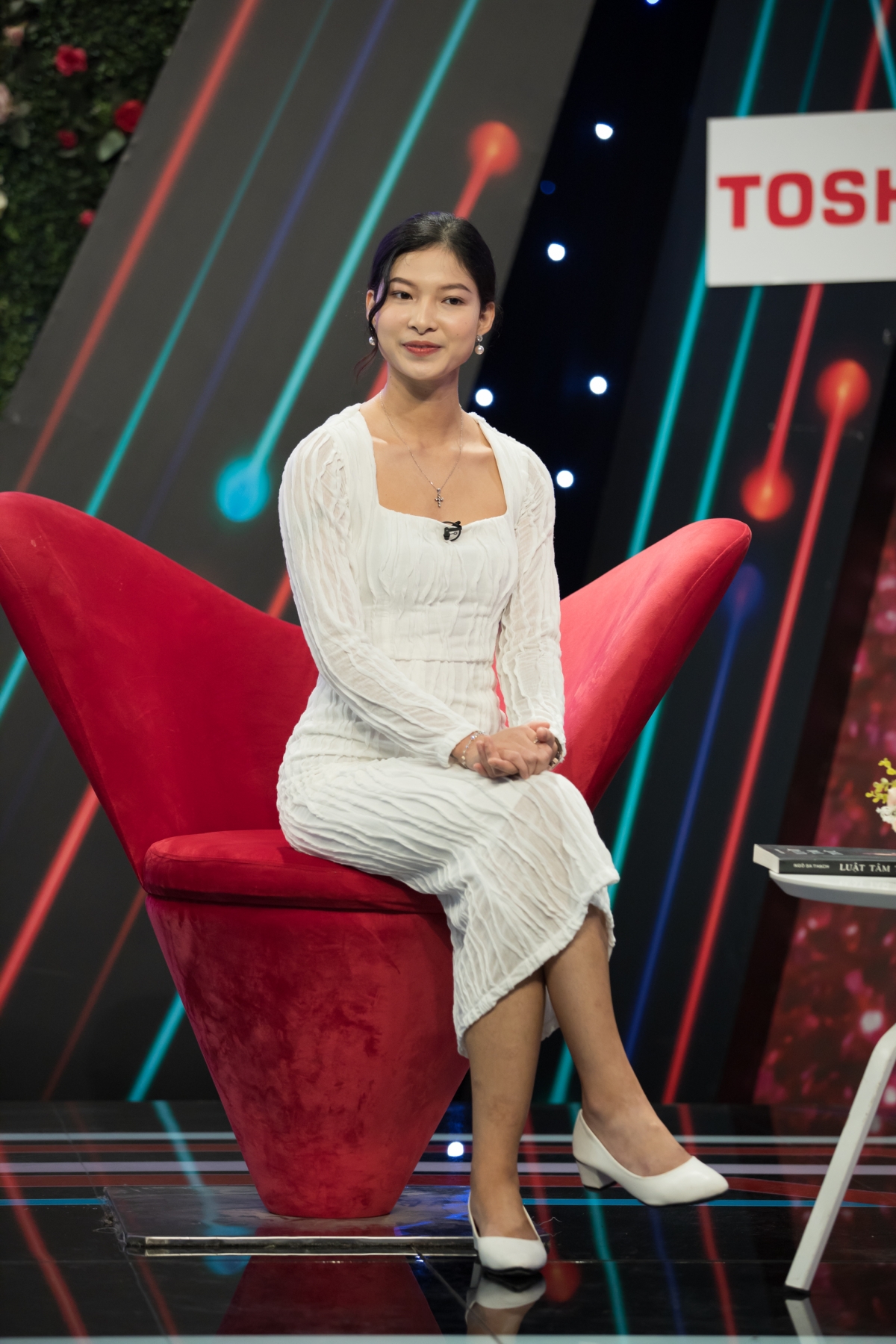Người mẫu Ánh Phượng.