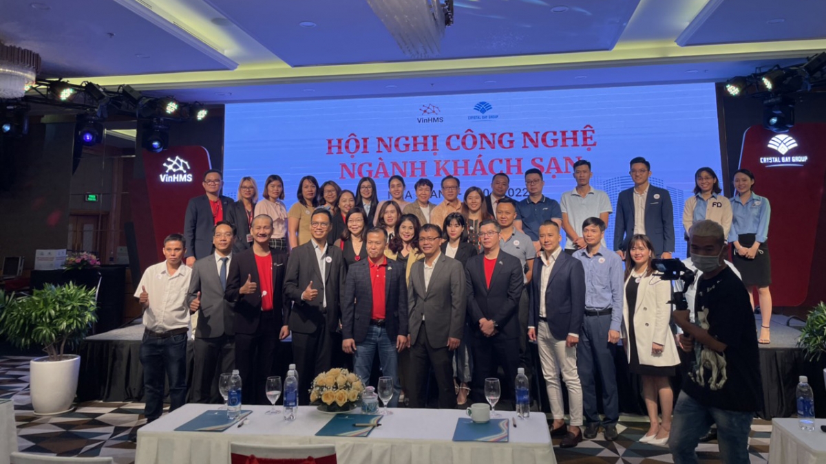 Các đại biểu và khách mời tại Hội nghị.