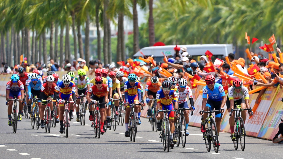 Chặng 12 Cúp xe đạp truyền hình TP.HCM-Tôn Đông Á 2022 diễn ra hôm nay (17/4) từ Huế đi Đà Nẵng dài 113 km.