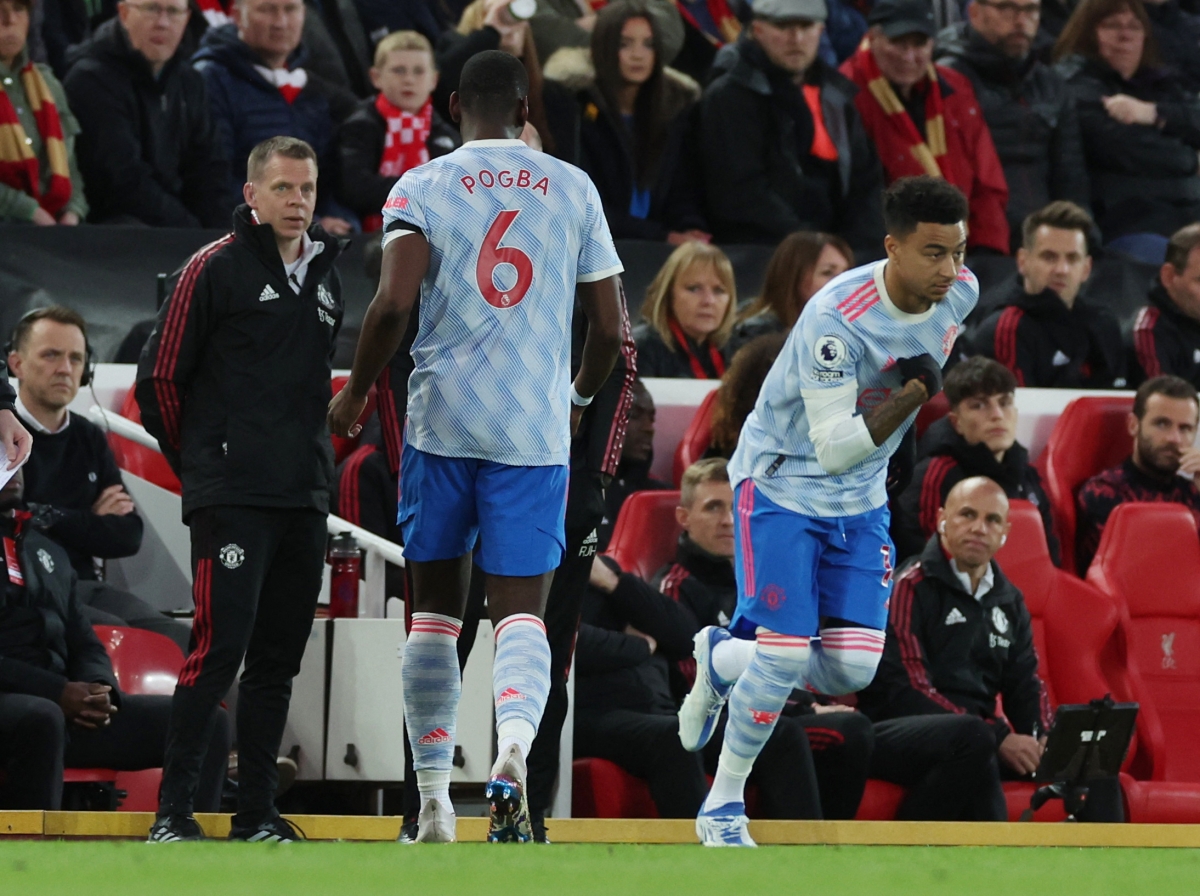 Pogba rời sân chỉ sau 10 phút bóng lăn. (Ảnh: Reuters).
