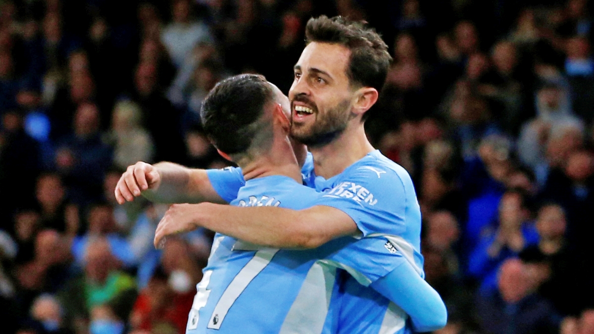 Man City trở lại ngôi đầu sau trận thắng Brighton (Ảnh: Reuters).