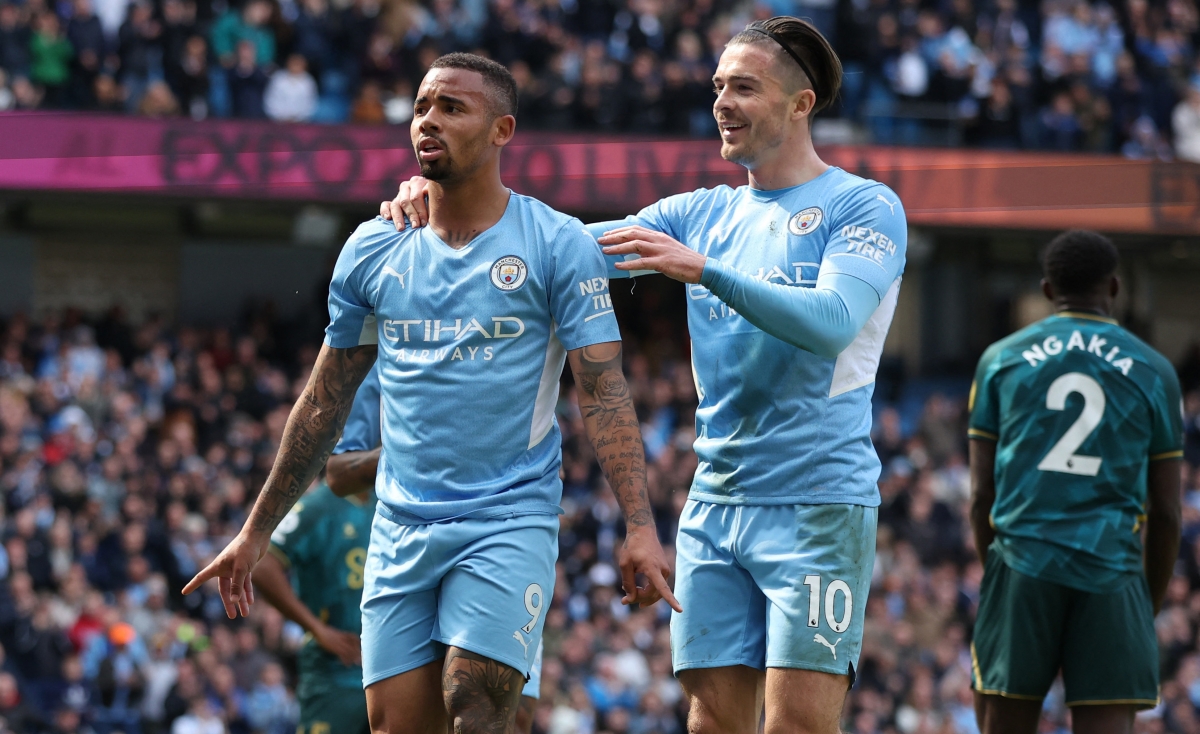 Các cầu thủ Man City ăn mừng bàn thắng (Ảnh: Reuters).
