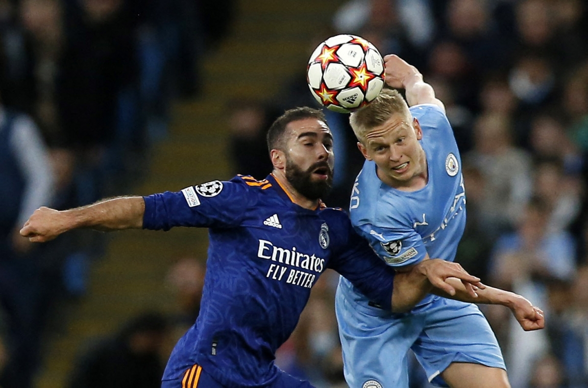 Cánh phải của Real Madrid bị khai thác khai thác khá nhiều (Ảnh: Reuters).