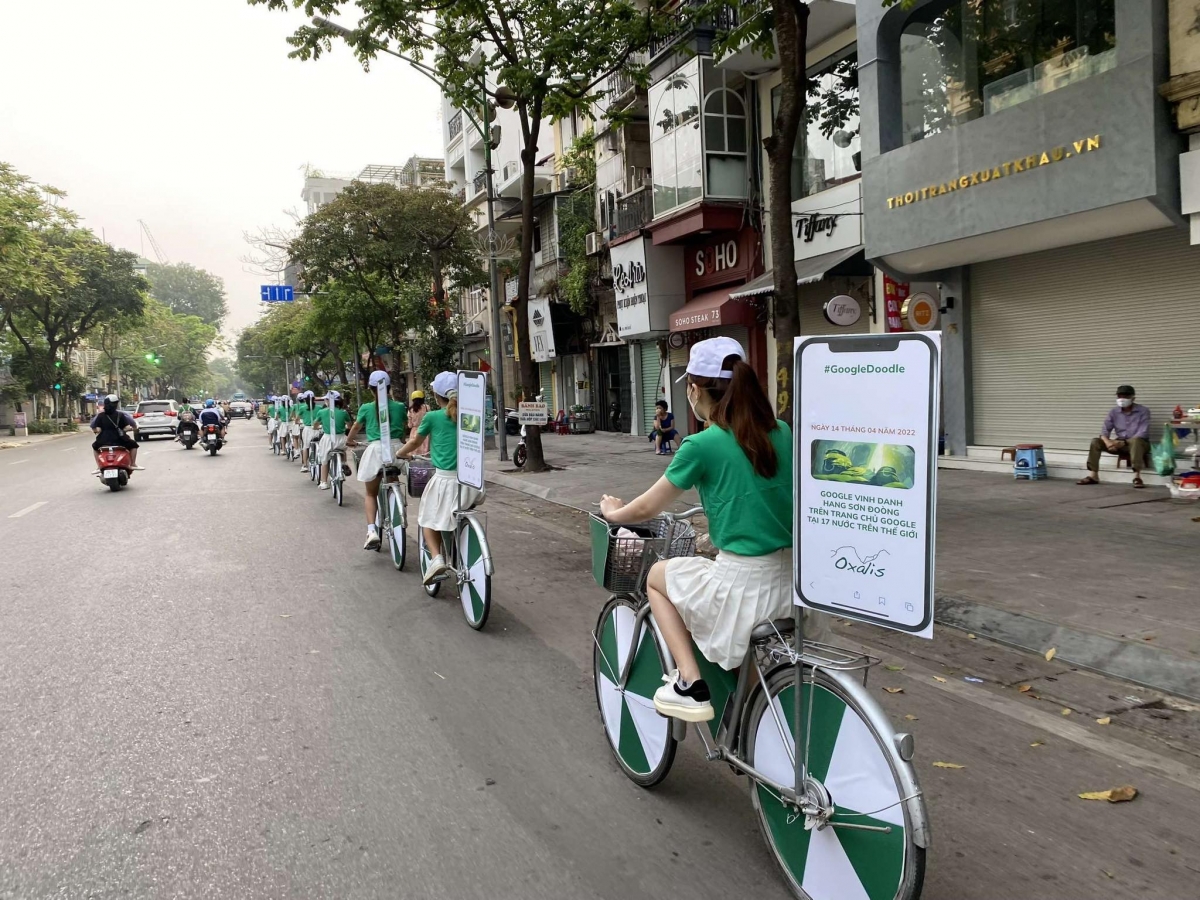 Tổ chức roadshow tại Hà Nội, TP.HCM và Quảng Bình nhân dịp Google Doodle Sơn Đoòng quảng bá du lịch Việt Nam. Nguồn: Oxalis Adventure