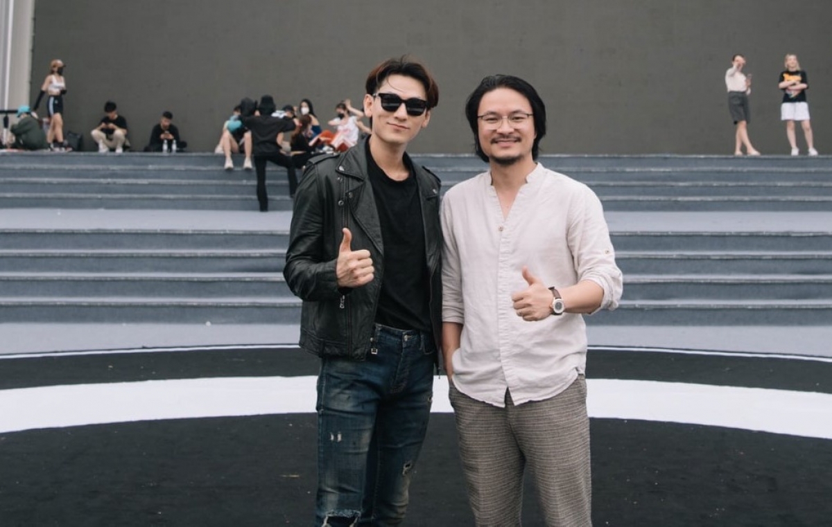 Đạo diễn Hoàng Nhật Nam và ca sĩ Issac
