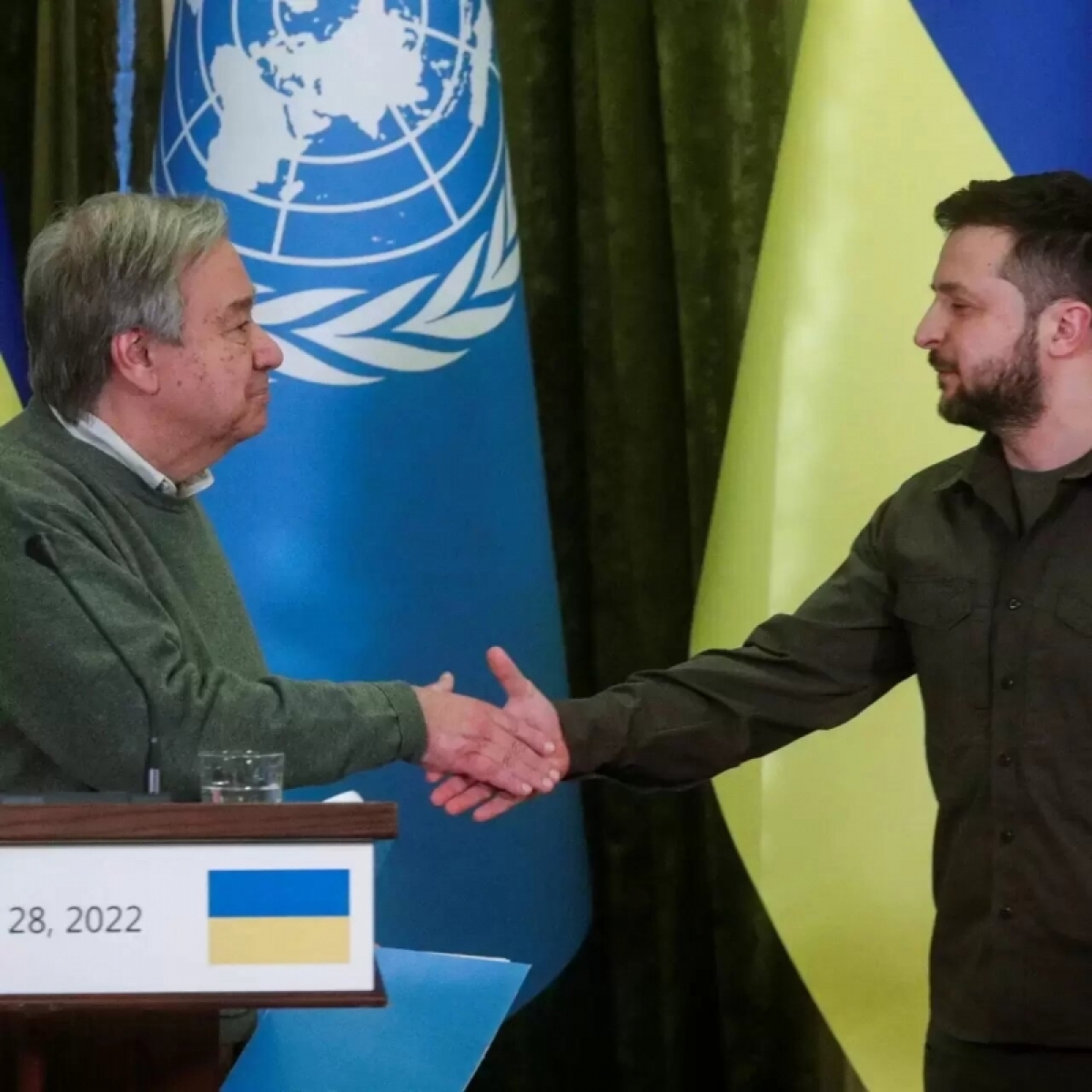 Tổng thư ký LHQ A.Guteress và Tổng thống Ukraine V.Zelensky tại cuộc họp báo (nguồn: lenta.ru)