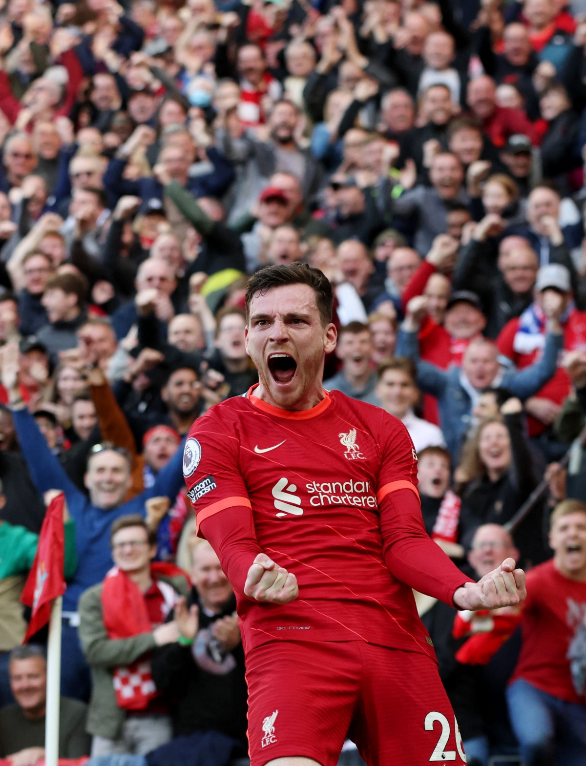 Sân Anfield bùng nổ cảm xúc khi Liverpool vượt lên dẫn trước Everton. (Ảnh: Reuters)