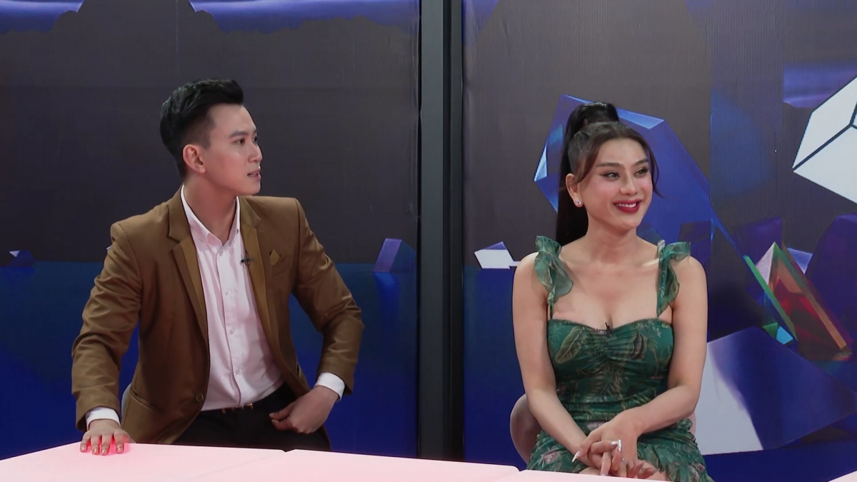 MC Minh Tuân và MC Lâm Khánh Chi.