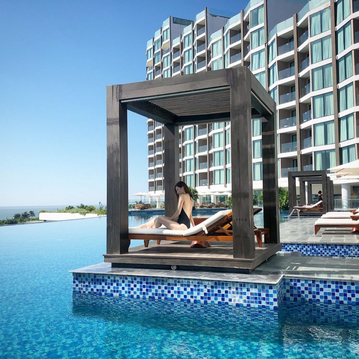 Với hơn 150 bể bơi độc đáo, bạn sẽ có vô số góc check-in đẹp ngất ngây tại FLC Sầm Sơn. (Ảnh: tiffanytrinh0990)
