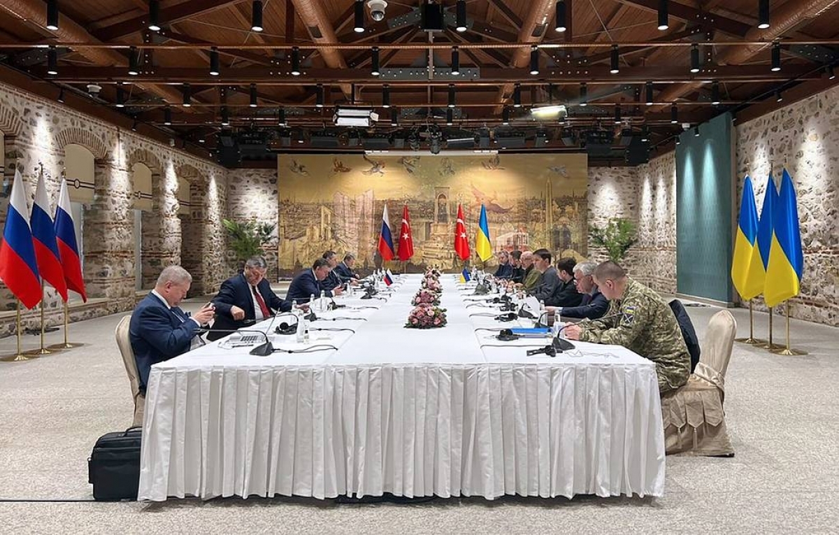 Binh lính Nga ở quận Volnovakha thuộc Donetsk, phía Đông Ukraine ngày 26/3. Ảnh: CNN