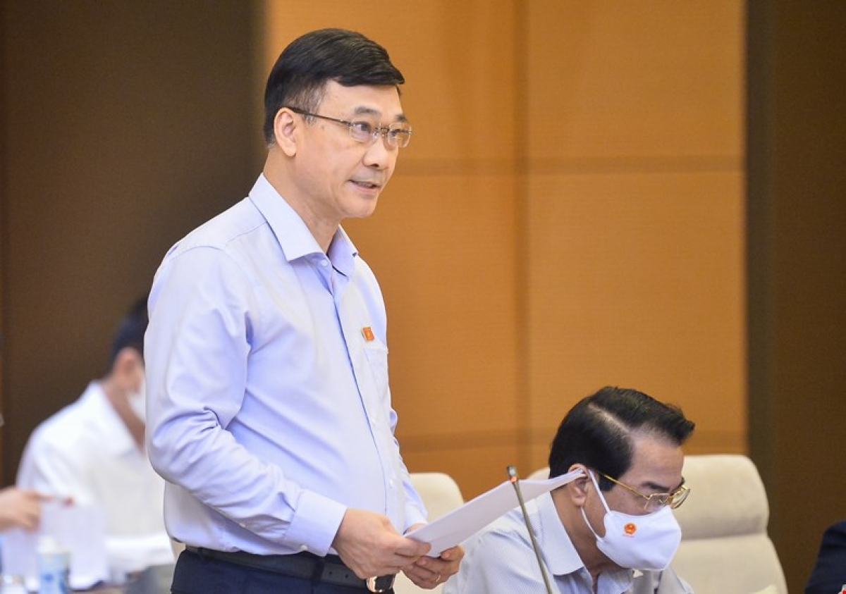 Ông Vũ Hồng Thanh - Chủ nhiệm Ủy ban Kinh tế, Phó trưởng đoàn thường trực Đoàn giám sát trình bày báo cáo tại Phiên họp thứ 10 của Ủy ban Thường vụ Quốc hội