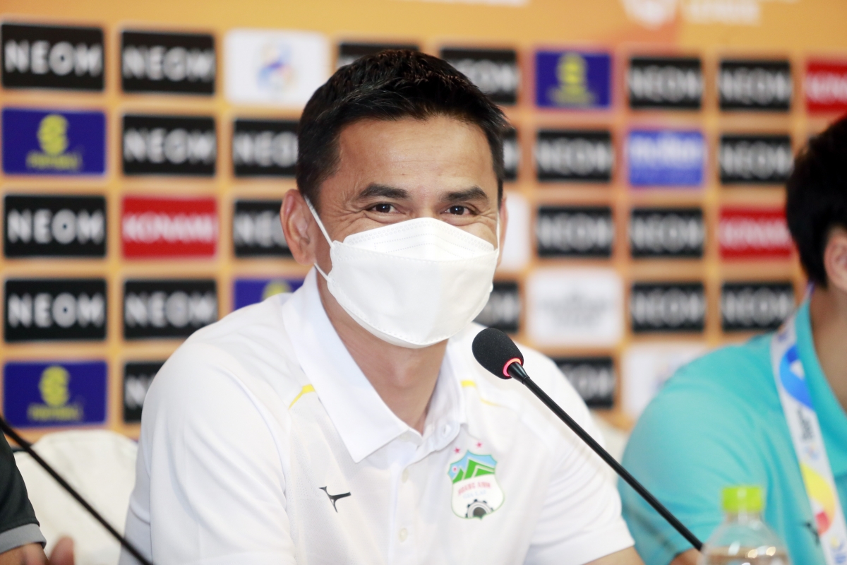 HLV Kiatisuk đánh giá rất cao Jeonbuk (Ảnh: VFF).