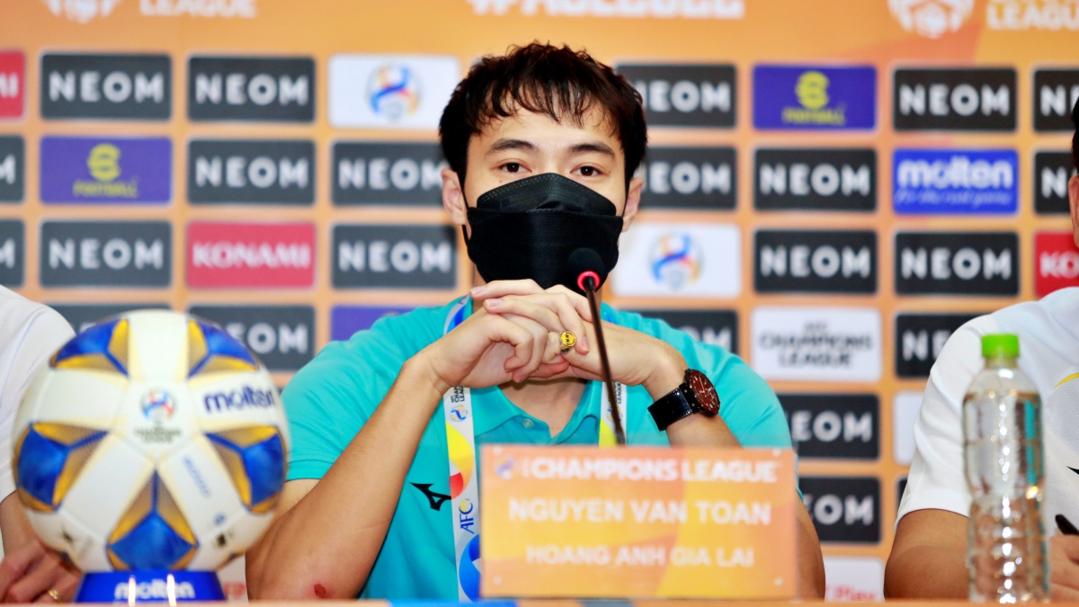Văn Toàn quyết tâm tỏa sáng ở trận đấu với Jeonbuk (Ảnh: VFF).