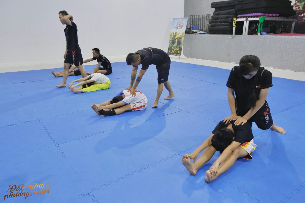 Học võ cũng là nội dung quan trọng đối với các diễn viên trước khi phim bấm máy.