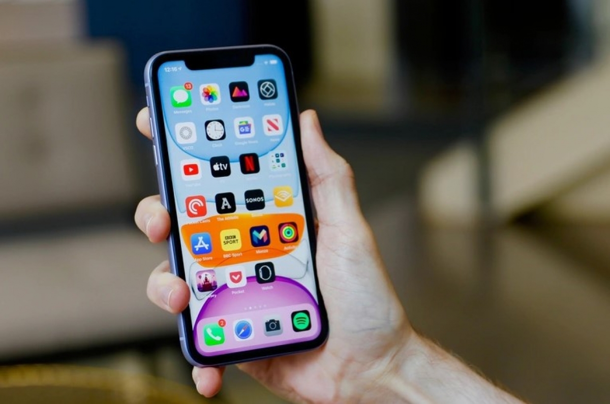 iPhone 11 vừa được điều chỉnh về mức giá thấp nhất kể từ khi ra mắt (Ảnh: Tom's Guide).