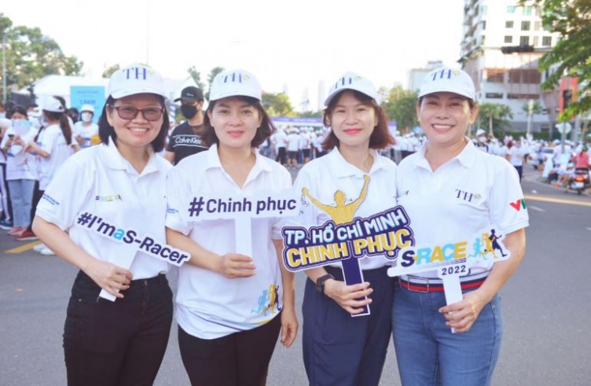 Không chỉ là ngày hội thể thao dành cho học sinh, sinh viên. S-Race 2022 cũng là ngày hội thể thao của các thầy cô giáo.